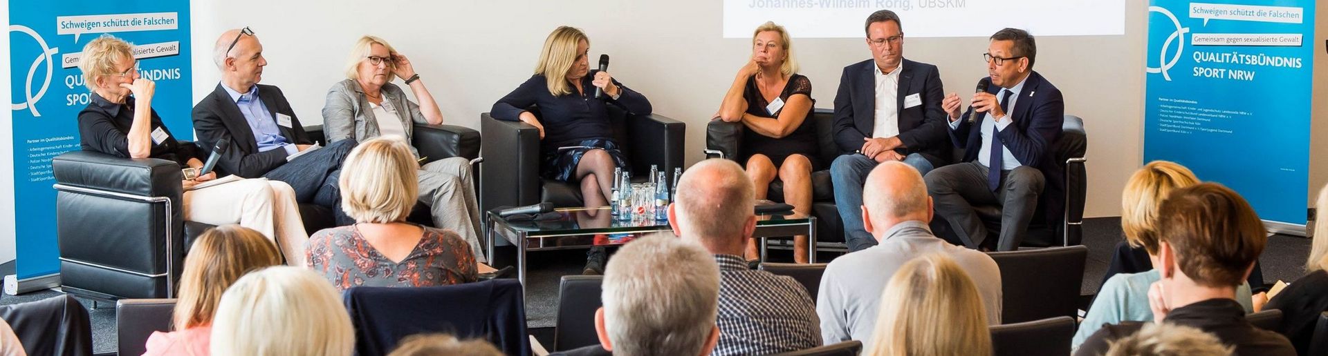 Eine Podiumsdiskussion zur Gewaltprävention